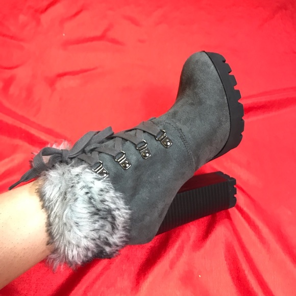 Gray suede boots - Picture 2 of 4